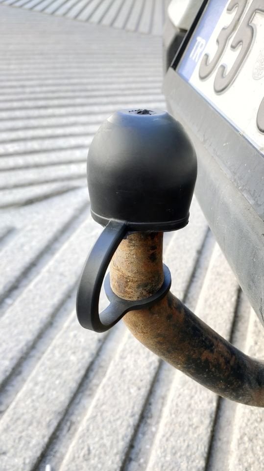 Aks Römork Çeki Demiri Topuz Kapağı Siyah/Kırmızı